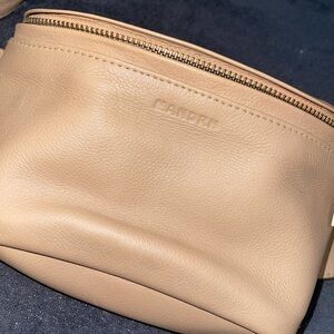 EUC Mandrn Remy 2.0 Sling Bag in Sand